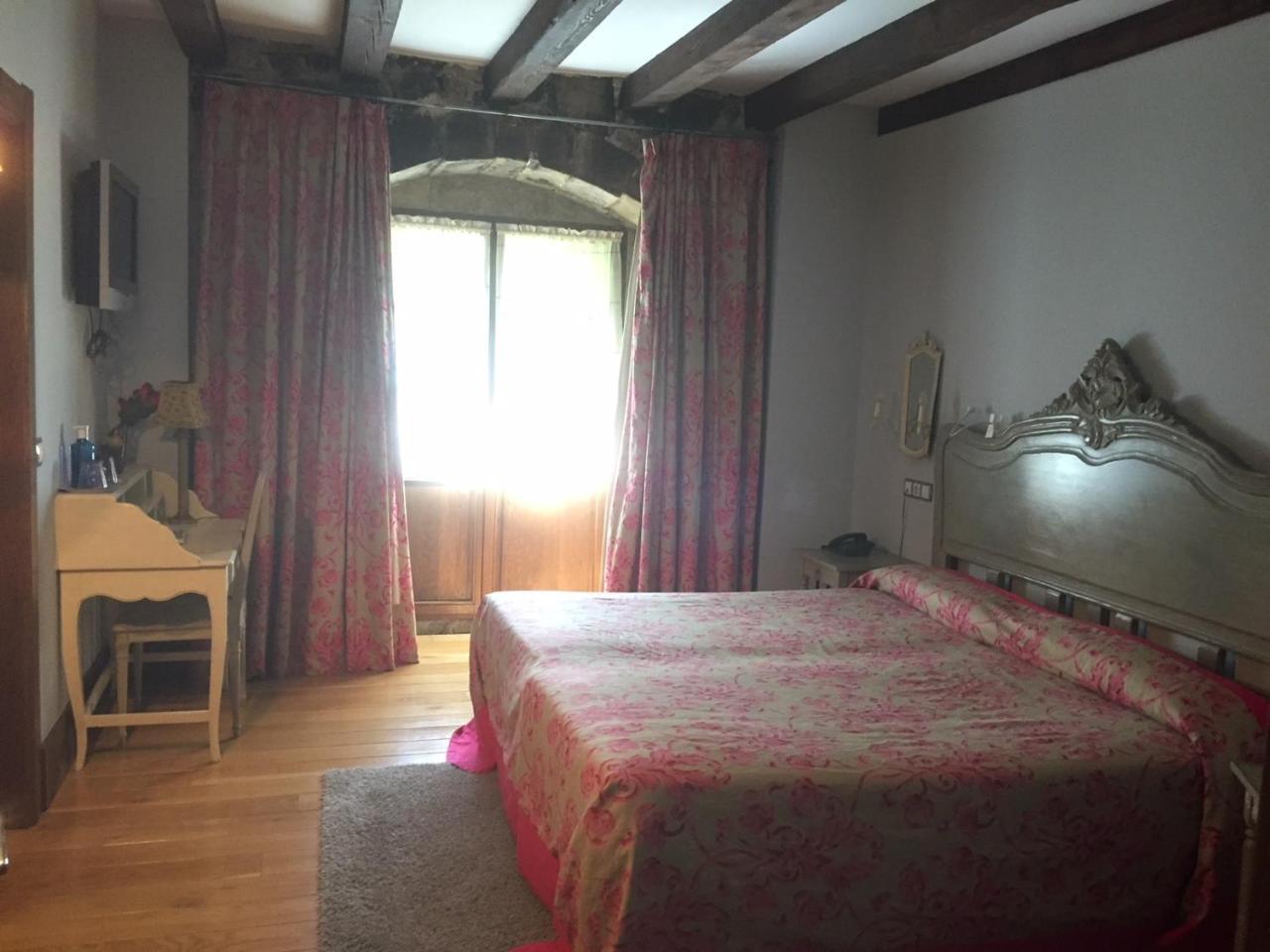 Posada Real Torre Berrueza Otel Espinosa de los Monteros Dış mekan fotoğraf